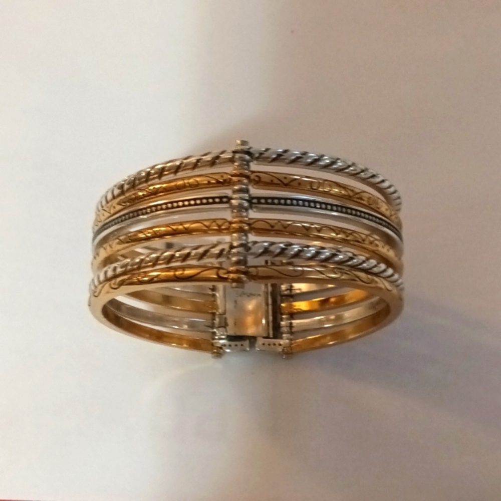 Brighton~ hinged, two toned, bangle bracelet (Vintage) ✨ - Picture 2 of 7